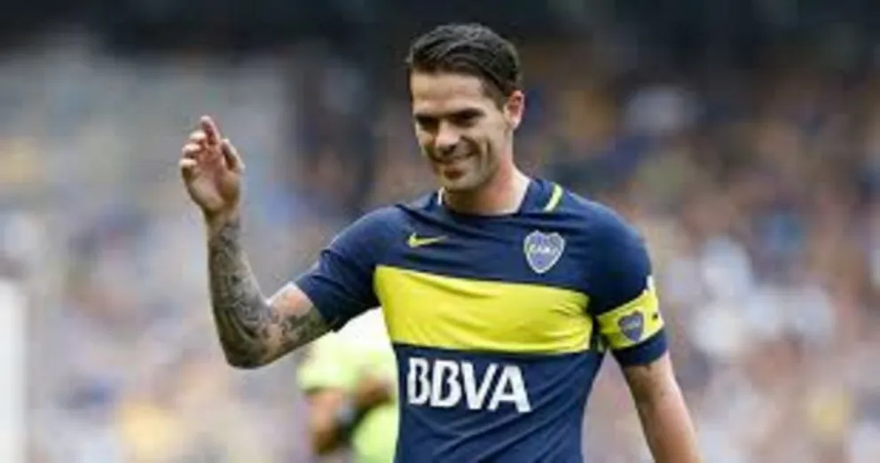 Fernando Gago enojado, abandonó la concentración de Boca