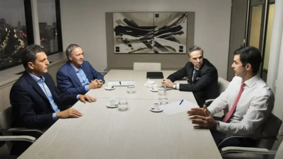 Peronismo 2019 : Sergio Massa, Juan Schiaretti, Juan Manuel Urtubey y Miguel Pichetto se sacaron la primera foto juntos