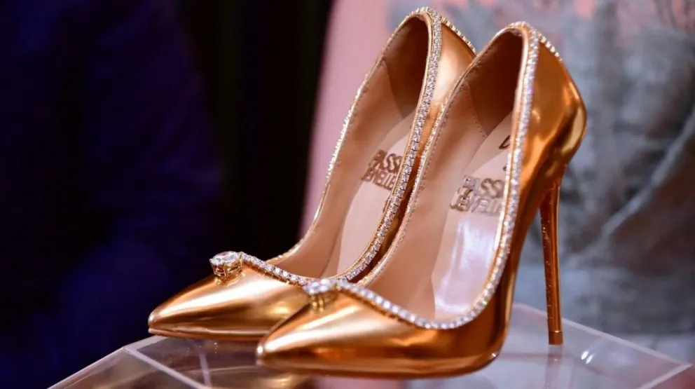 Conocé cuánto salen los zapatos más caros del mundo. ¡Hechos en oro, diamantes y mirá de qué más!