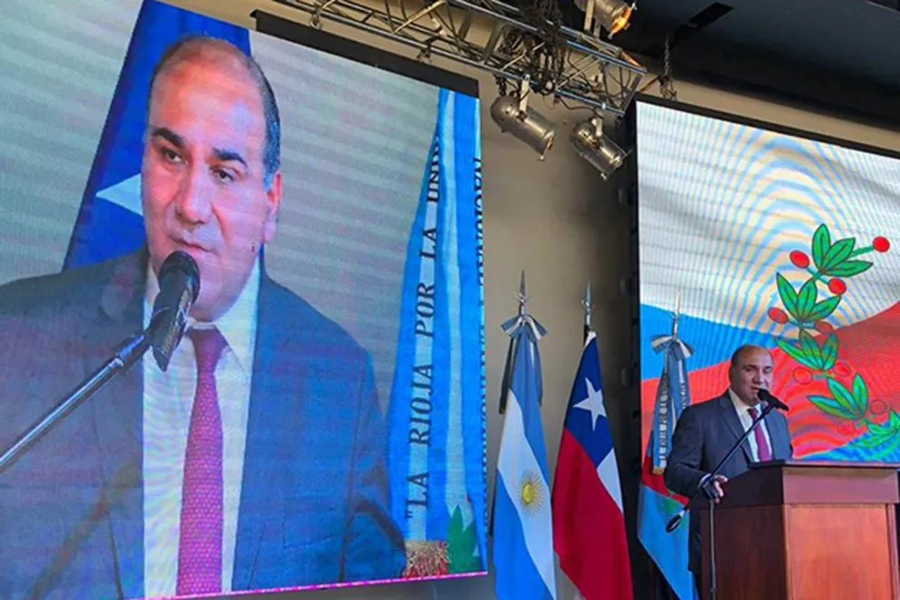 "La creación de un corredor bioceánico es una política de Estado para Tucumán", sostuvo Manzur