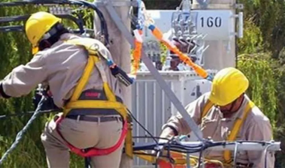 Tránsito restringido por trabajos de instalación eléctrica