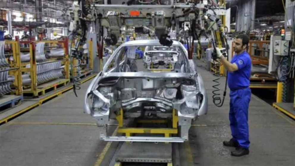 Aumentaron las exportaciones pero bajó la producción de automóviles