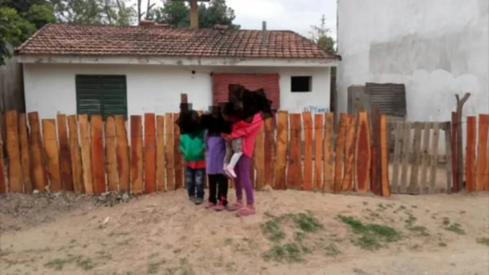 En estado de ebriedad, intentó quemar su casa con sus hijos adentro