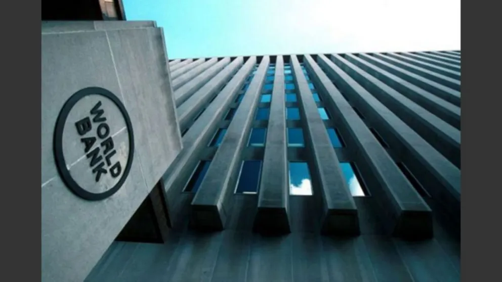 El Banco Mundial estimó más recesión en Argentina y alertó sobre la salida de capitales