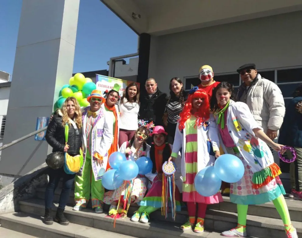 Cada vez más son los voluntarios que se suman al servicio social en hospitales