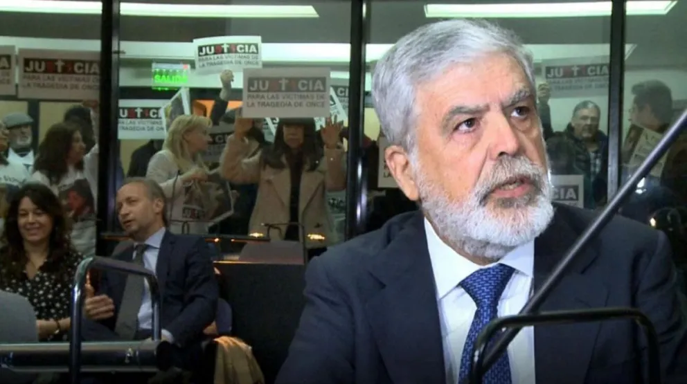 Indignación de familiares: Julio de Vido no estará presente en el veredicto por la tragedia del Once