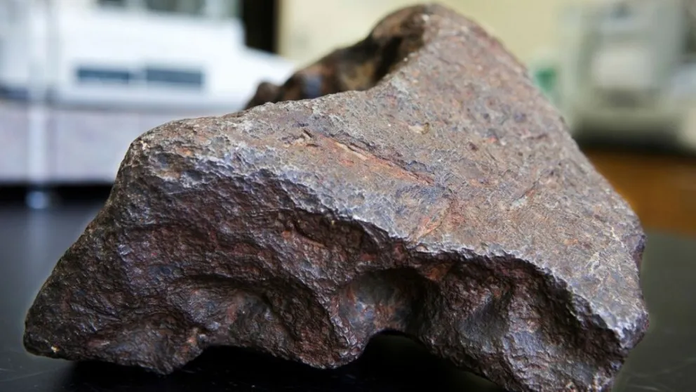 Descubrió que la piedra que usó para trabar su puerta durante 30 años valía USD 100.000