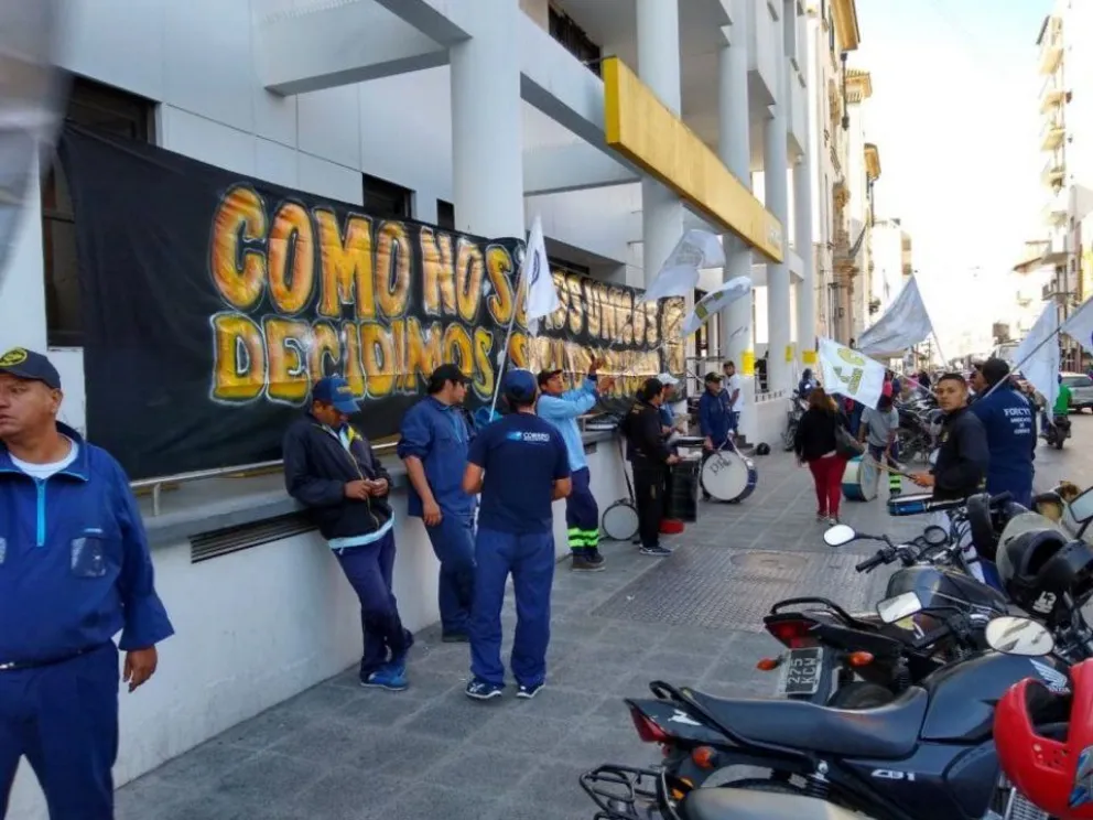 Sin atención en el Correo por protesta de trabajadores