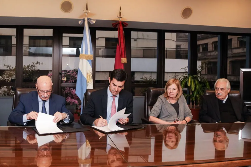La Provincia y el CFI firmaron convenios para destinar $108 millones a la producción, energía y turismo