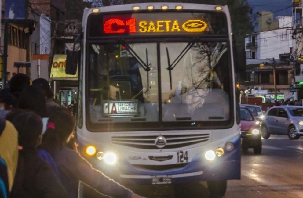 No habrá colectivos durante el fin de semana por la noche