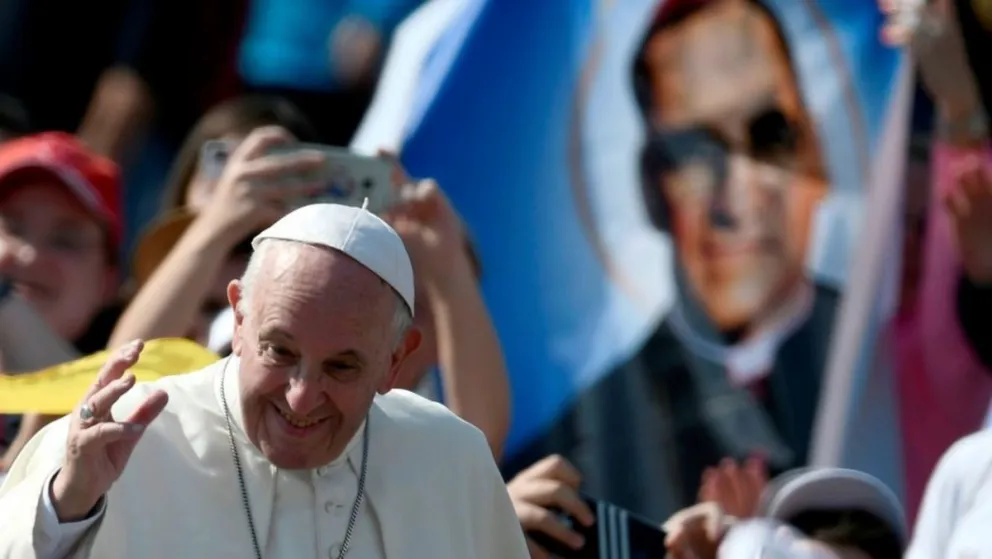 El Papa Francisco proclamó santos al arzobispo Óscar Arnulfo Romero y Pablo VI