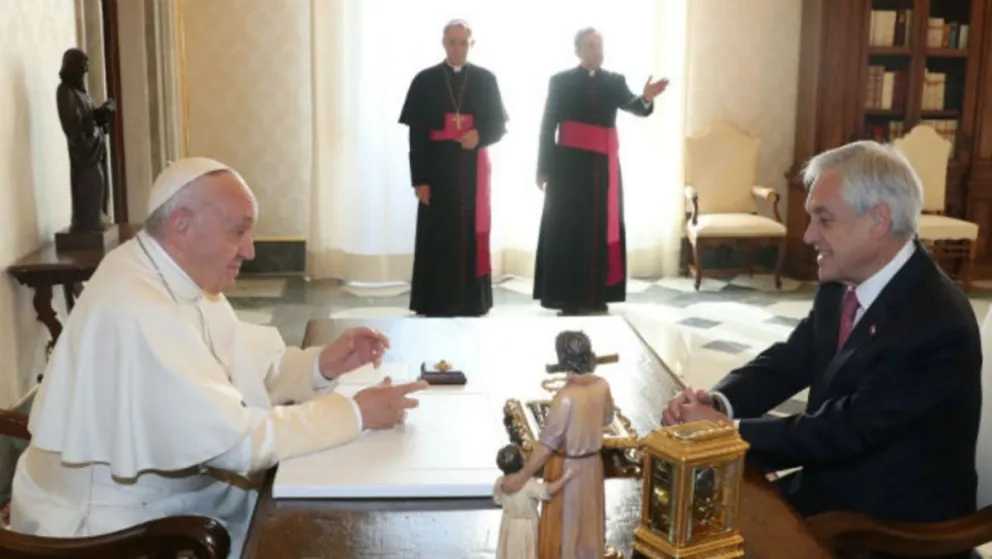 El papa Francisco expulsó del sacerdocio a dos obispos chilenos acusados de abuso sexual