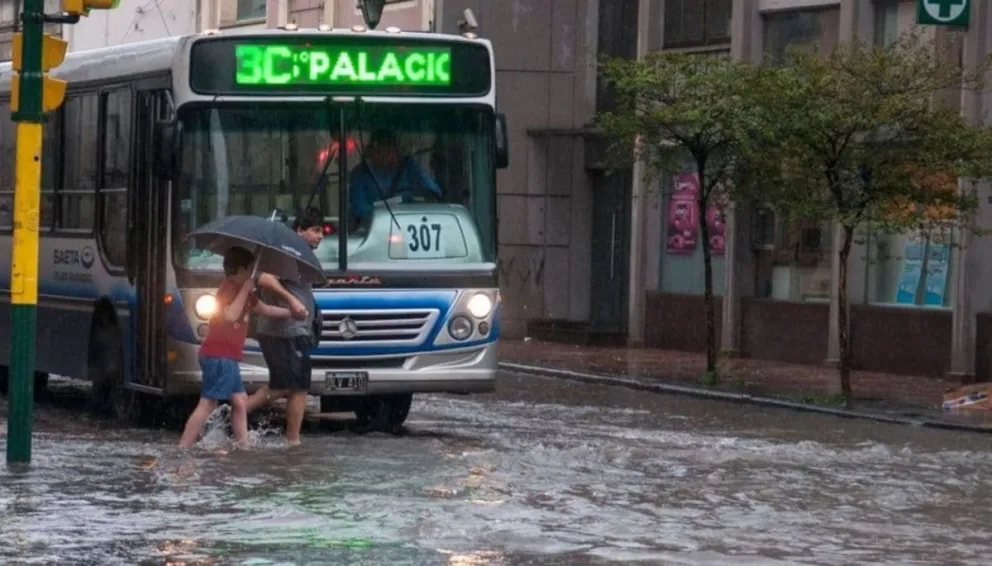 En Salta, la lluvia no da tregua y cae la temperatura