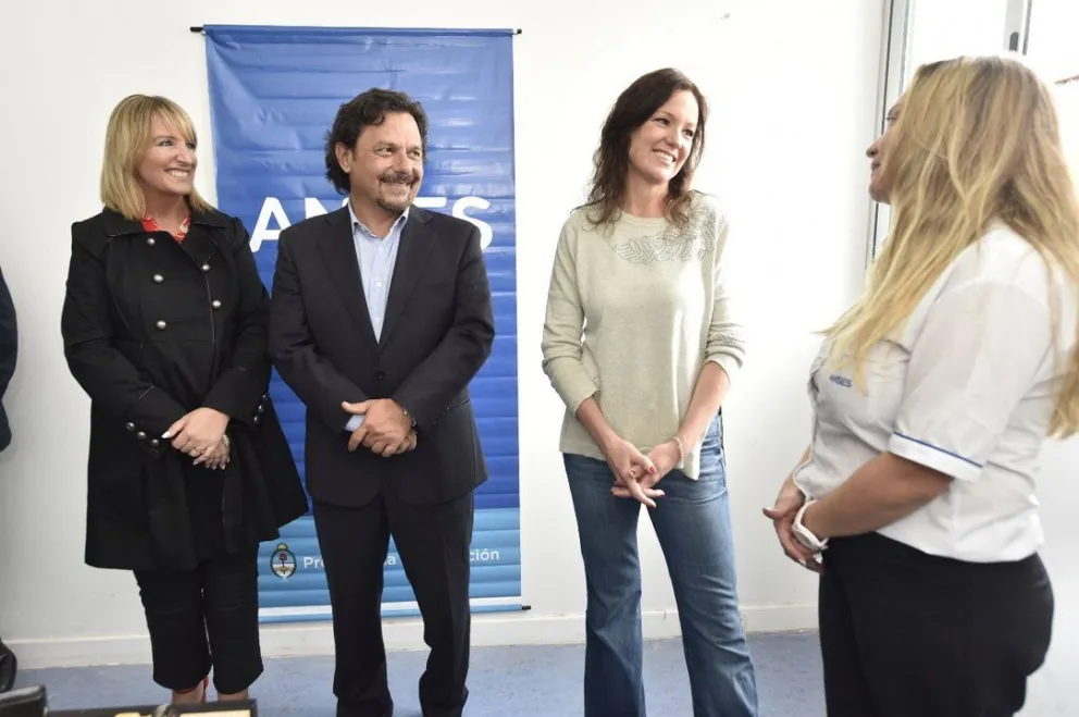 Gustavo Sáenz junto a Carolina Stanley: "Si trabajamos todos juntos conseguiremos más beneficios para la gente”