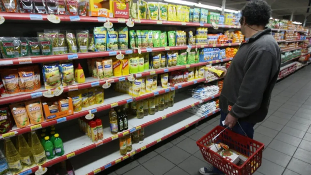 El consumo masivo bajó por cuarto mes consecutivo