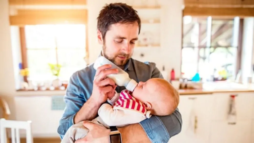 Licencia para papis: extendieron a 45 días la licencia por paternidad