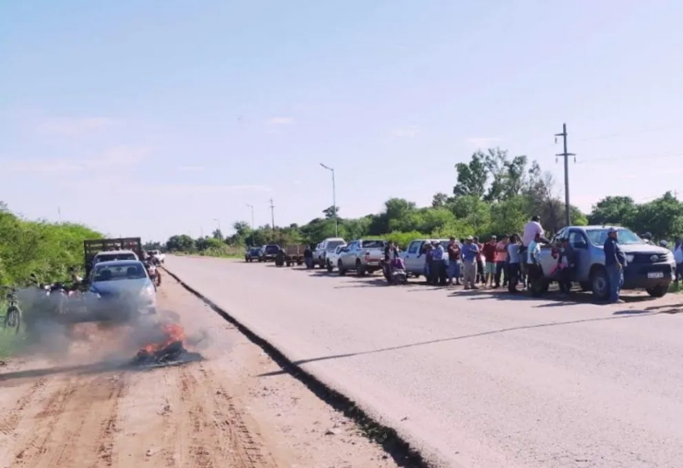 El agua bajó pero los problemas quedaron: reclamo sobre la ruta en Apolinario Saravia