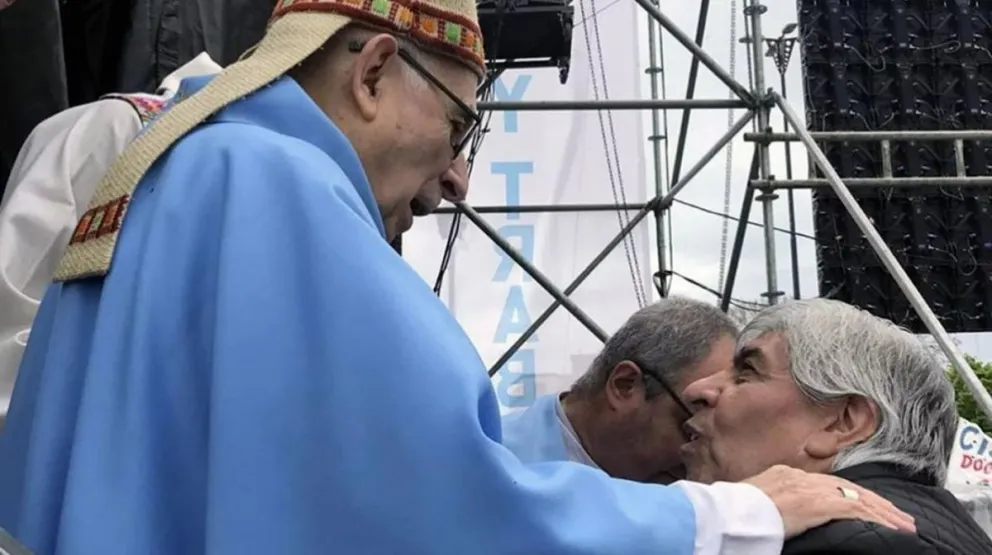 La misa de Hugo Moyano: paz, pan, trabajo e impunidad