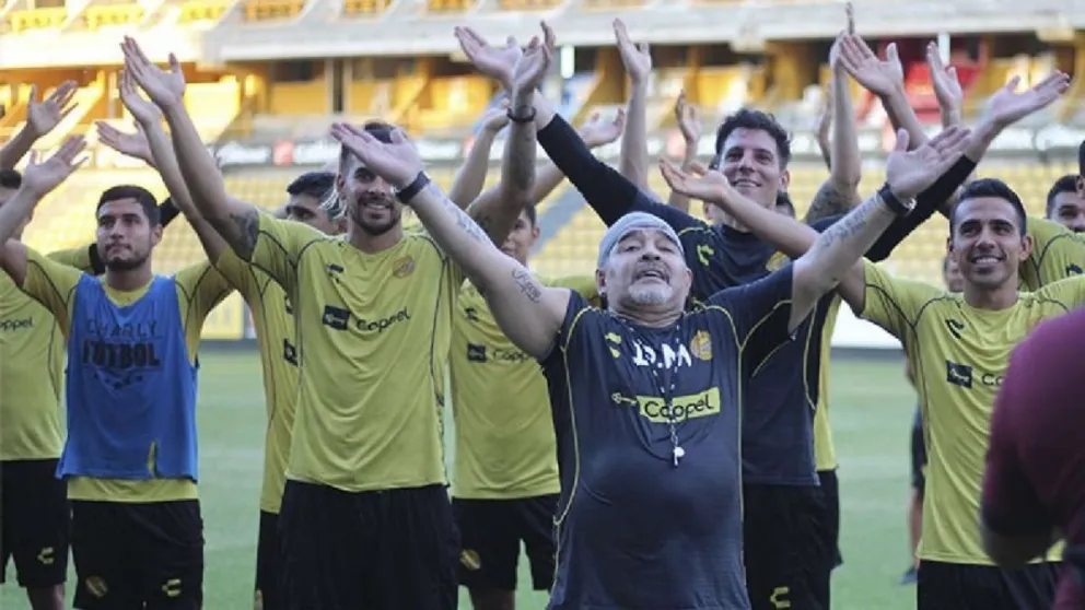 Toc toc "Soy Diego Maradona ¿Puedo pasar?"