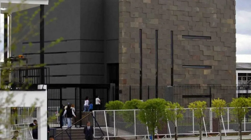 El Mausoleo de Nestor Kirchner en la mira: ordenan se determine el valor real del mismo
