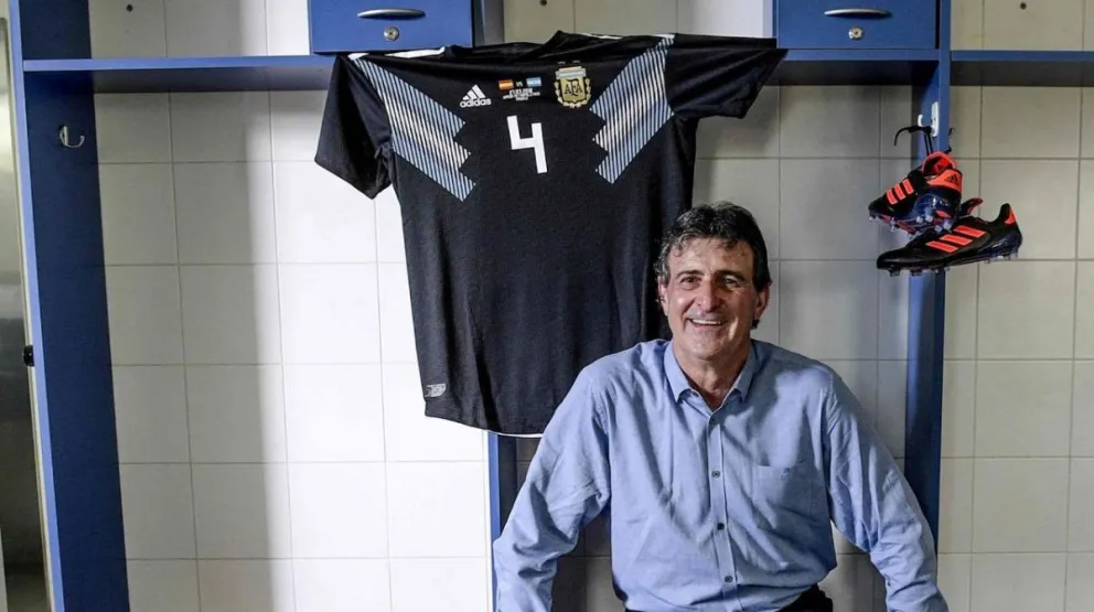 Mario Kempes salió a defender a Messi y destrozó a Maradona