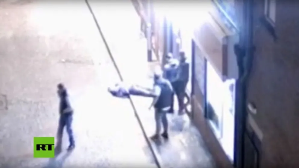 Joven de 19 años mata de un solo golpe a un hombre [VIDEO]