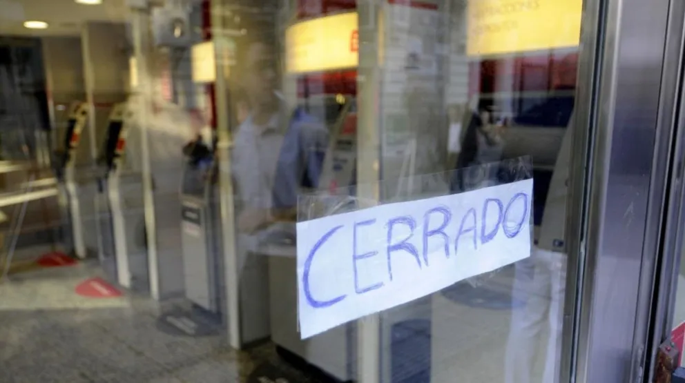 Los bancos suspendieron el paro