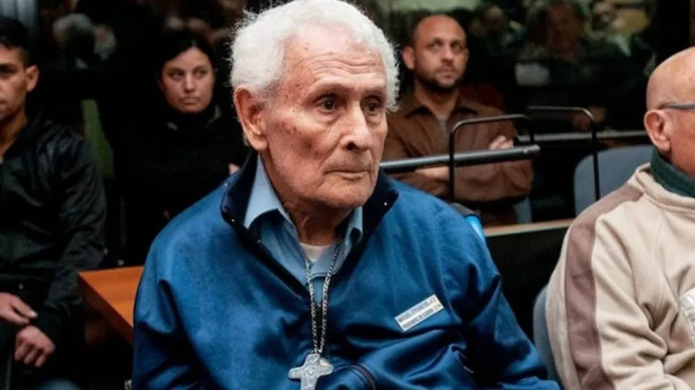 Cuarta prisión perpetua para Miguel Etchecolatz