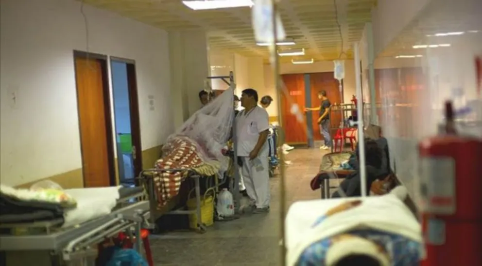 Renuncia masiva de médicos de Orán y guerra con el Ministerio de Salud