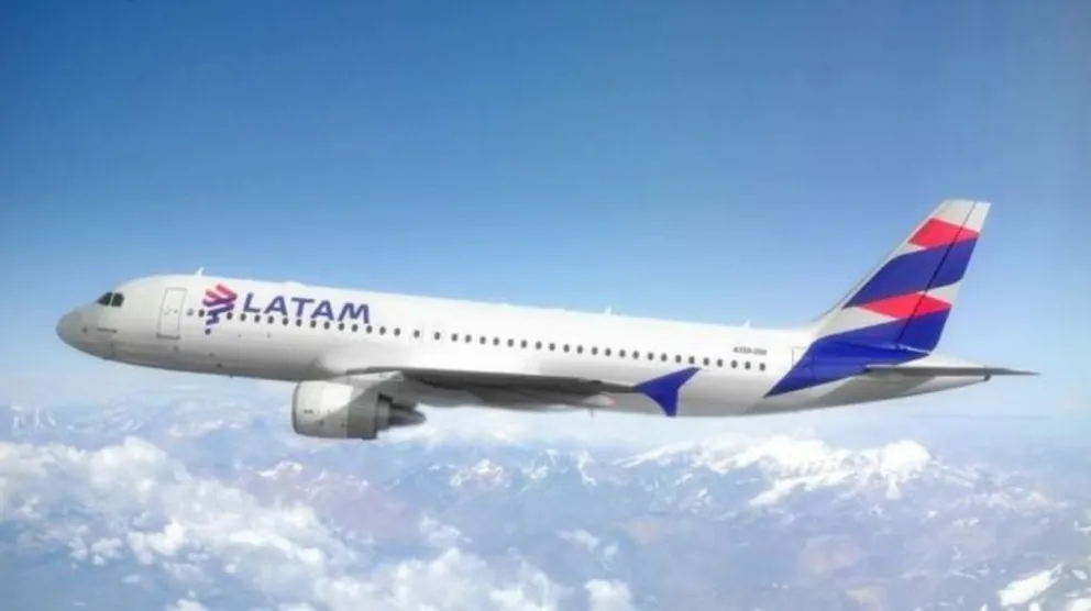 Avión de Latam, cayó 1 500 metros en un minuto y medio y aterrizó de emergencia en Ezeiza
