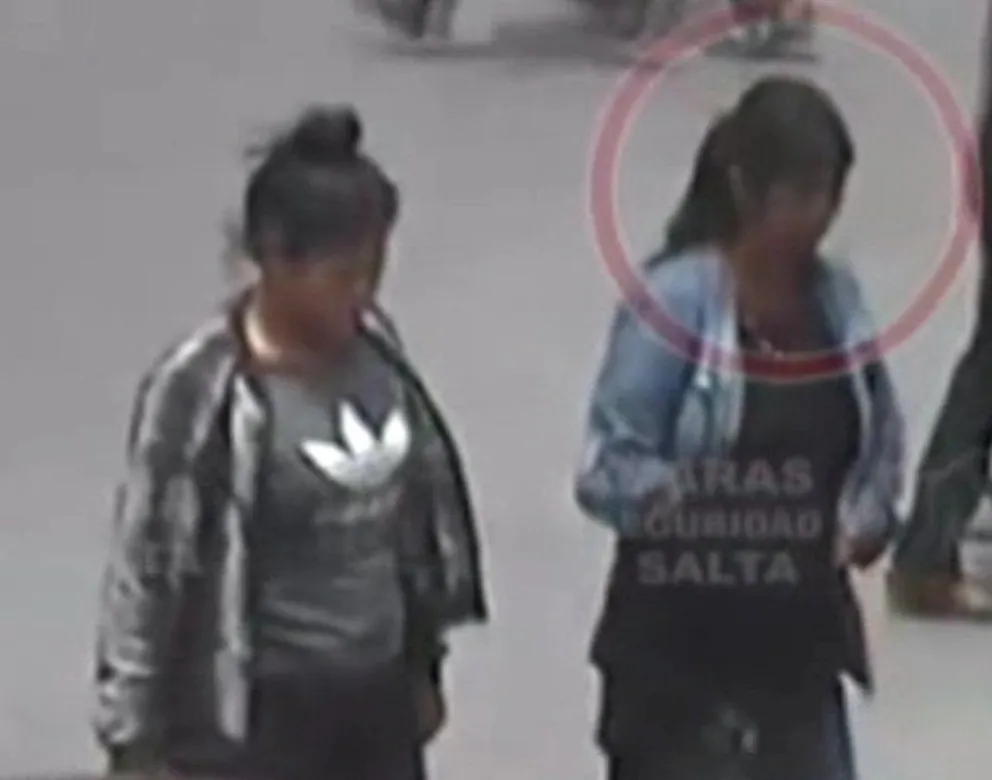 ATENCIÓN: Detienen a dos pungas en pleno centro (Video)