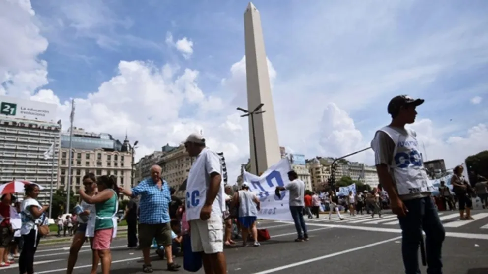 Se limitarán los cortes de calle y la entrada de inmigrantes: el Gobierno envió un proyecto