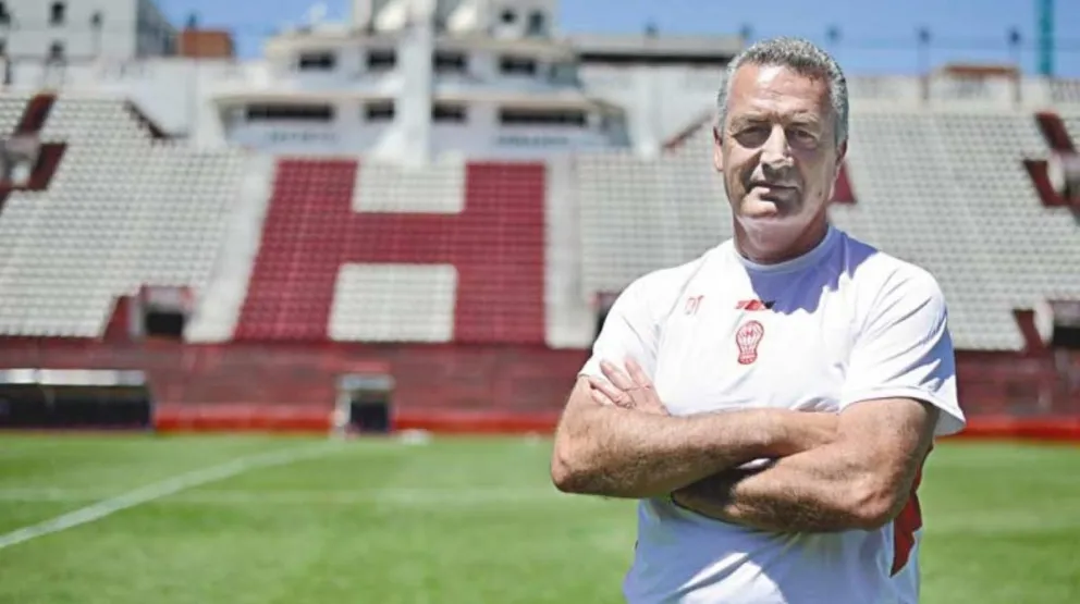 Gustavo Alfaro: cuántos equipos dirigió y qué ganó en sus 26 años como DT
