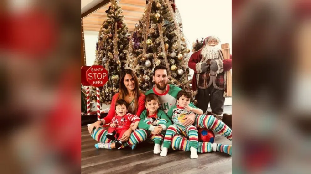 La Navidad feliz de Antonela Roccuzzo y Lionel Messi con sus hijos