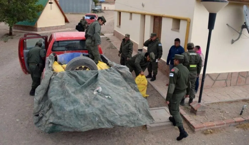 Llevaban una camioneta cargada con más de 90 kilos de maihuana