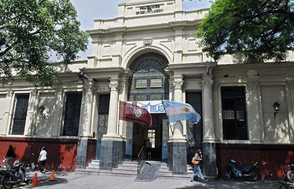 Descontento de los comerciantes: el hospital del Milagro explica por qué subió el valor del certificado de salud