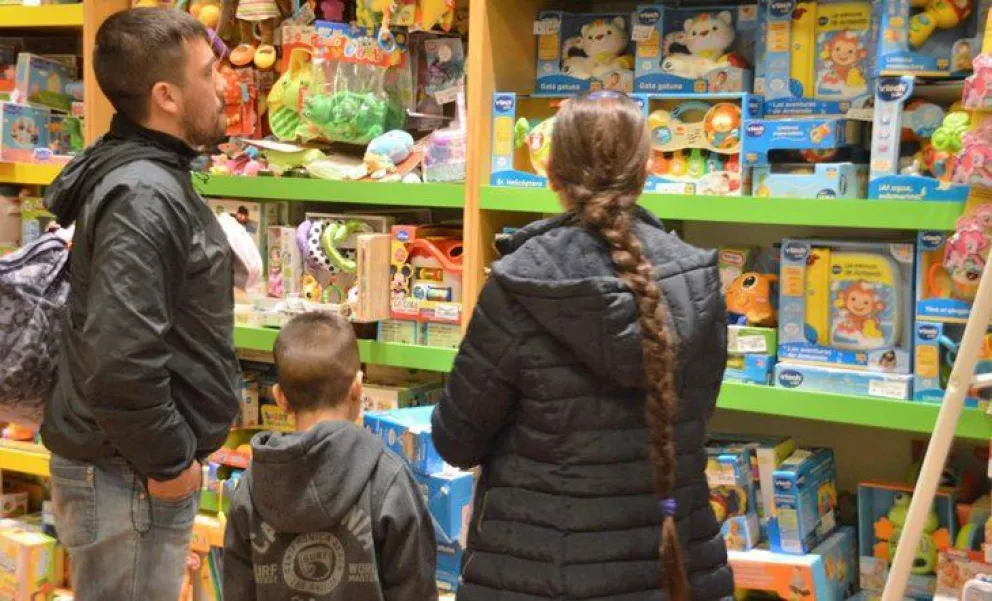La crisis golpeó a Papá Noel: la venta de juguetes cayó un 20%