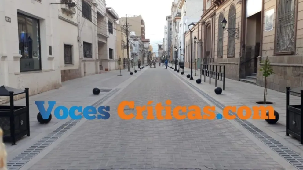 Sáenz inauguró la segunda etapa de las obras en la calle España y charló con la gente