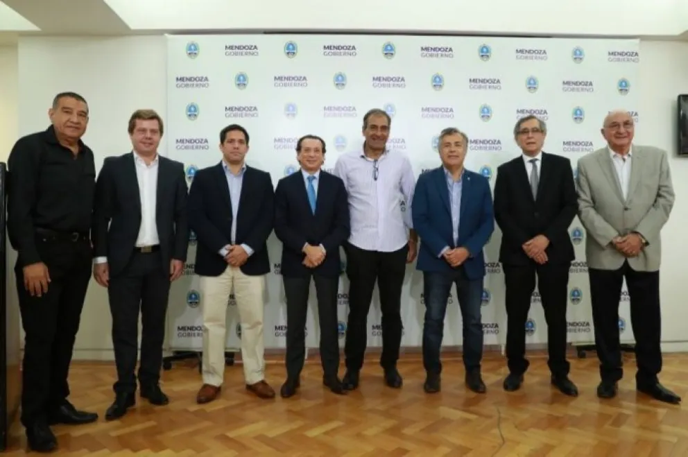 Previendo nuevos paros, el Gobierno cierra un acuerdo con las petroleras