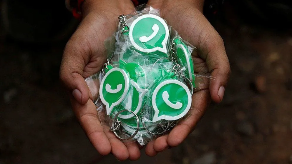 ¿Cómo enviar un mensaje de Año Nuevo a más de 250 personas en WhatsApp?