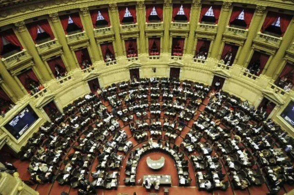 ¿Quién es el senador que más se ausentó en el Congreso de la Nación?