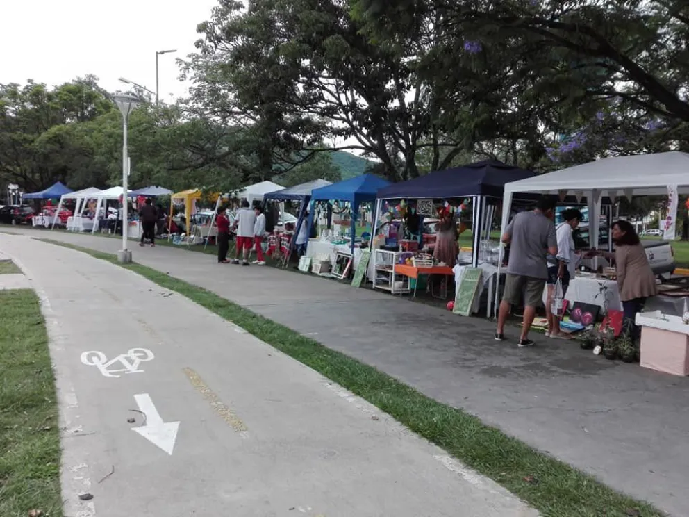 Las ferias barriales hacen furor con sus productos artesanales