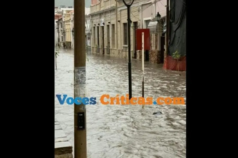 El centro salteño quedó un desastre por el temporal