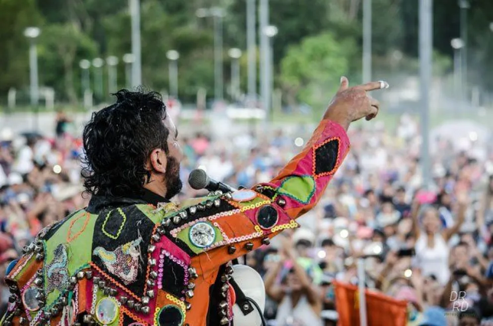 Soltame carnaval: Los Tekis te harán bailar hoy en el desentierro