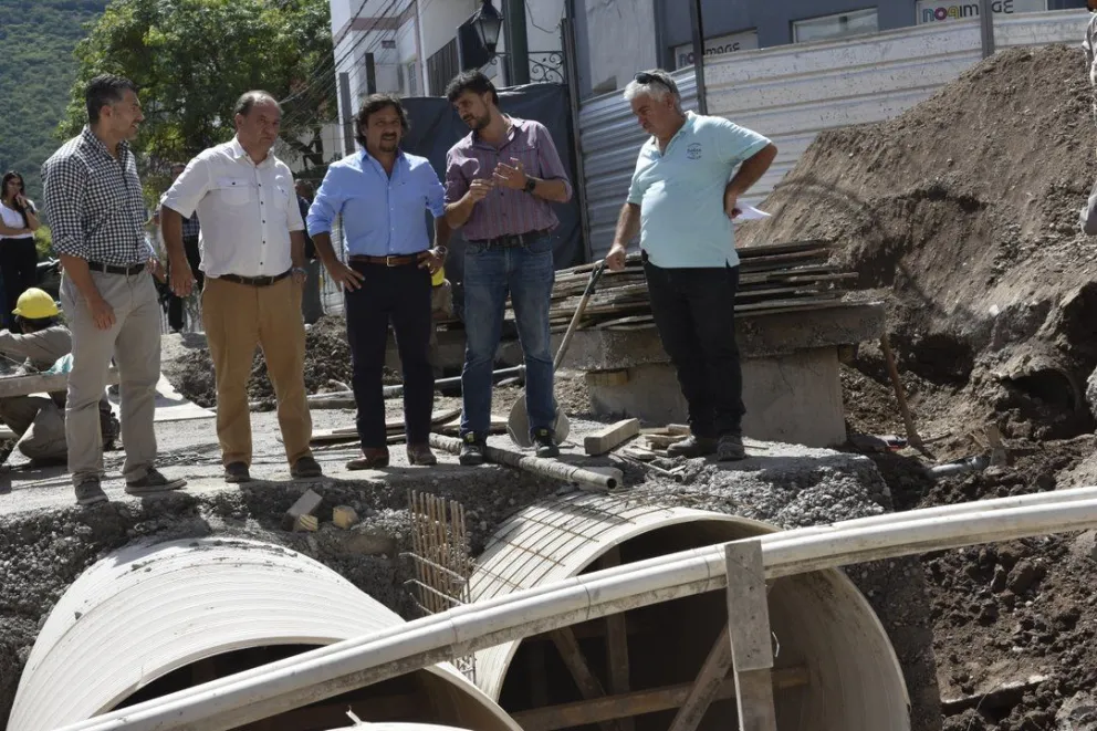 Gustavo Sáenz: 'Estas son obras que los vecinos esperan desde hace más de 50 años y esta gestión, con mucho esfuerzo, las está haciendo"