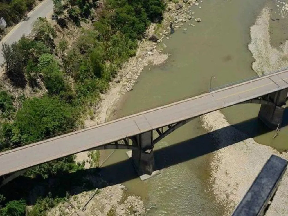 Vergüenza nacional: aduanero fue encontrado infraganti