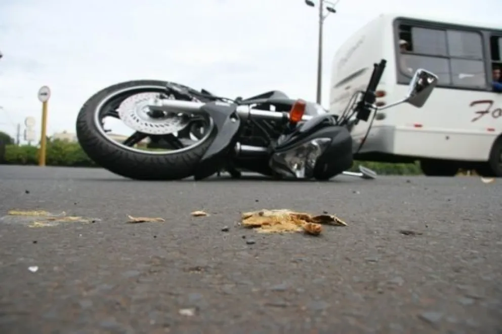 Salteña que conducía una moto fue embestida: murió abandonada en la ruta