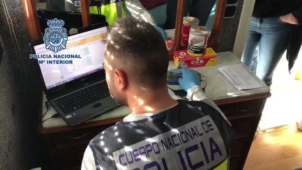 Arrestan a un español que presumía de tener relaciones sexuales con su hija menor