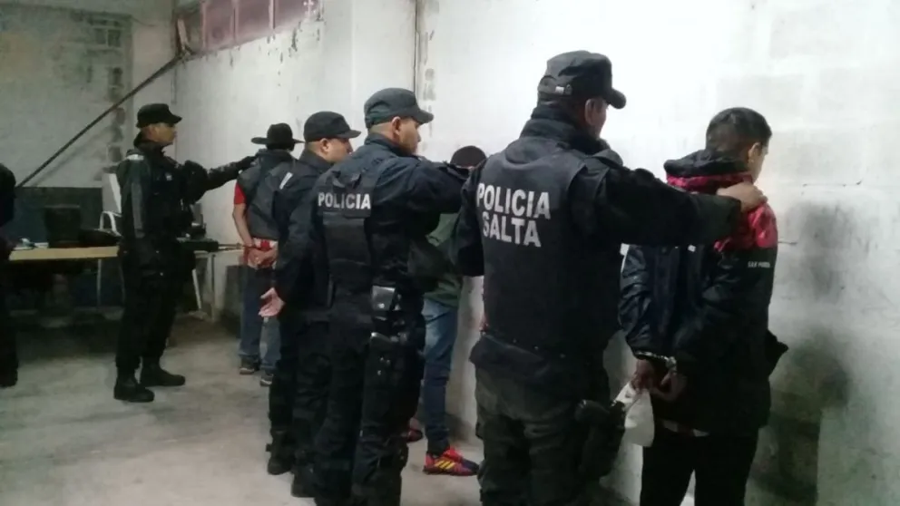 Tucumanos detenidos en Salta
