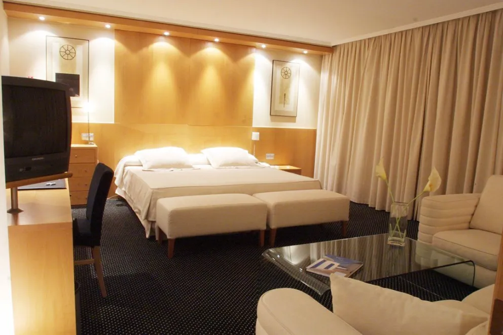 Una pareja deja propina a la mucama antes de suicidarse en un hotel